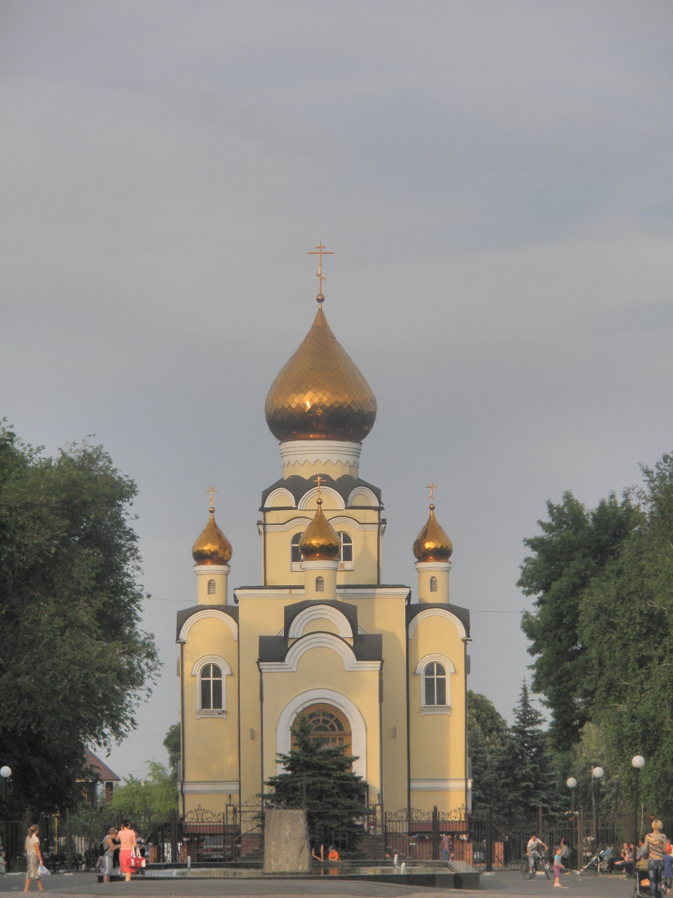 храм всех святых донецк