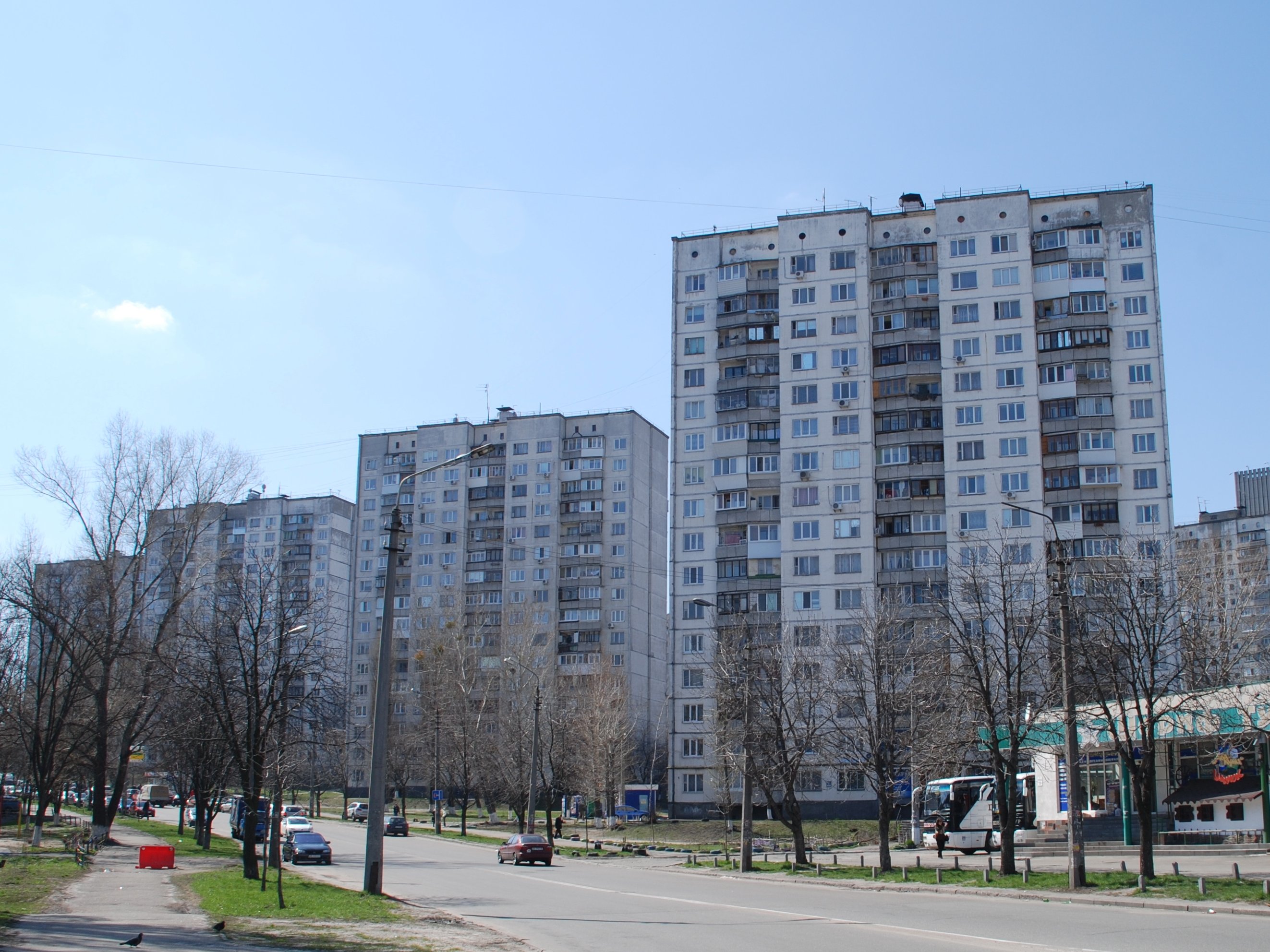 ул 8 августа. фото улица плодовая. красноярск 15 двор. северное бутово ул. ратная 8а сауна.