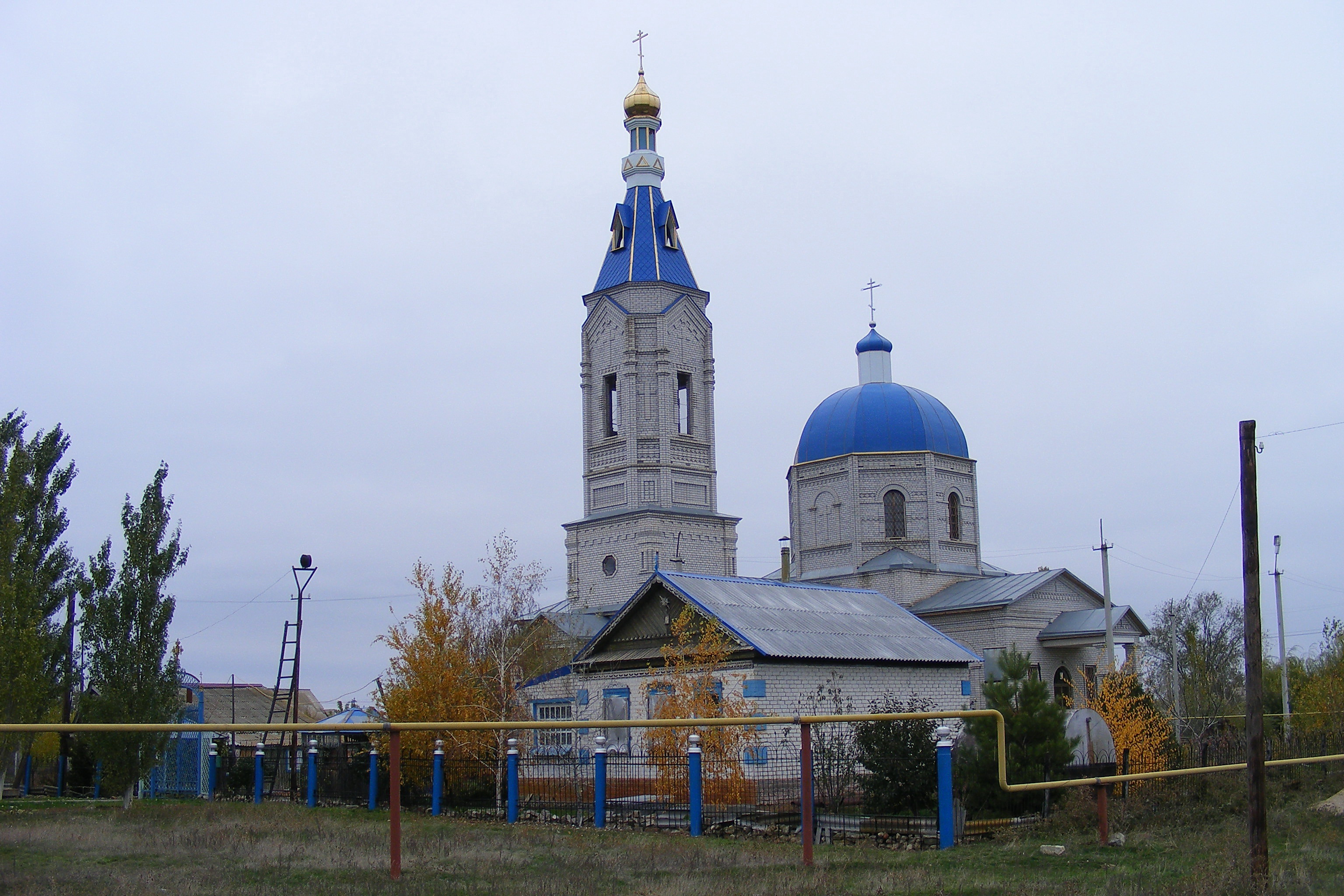 Райгород волгоградская область. Райгород храм Архангела Михаила. Храм в Райгороде Волгоградской области. Село Райгород Волгоградская область. Волгоград Райгород светлияр.