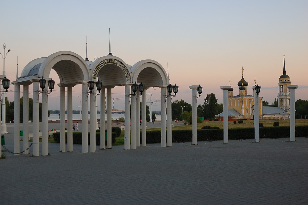 Адмиралтейская площадь. Адмиралтейская площадь Воронеж. Адмиралтейская площадь Воронеж арки. Адмиралтейская площадь Воронежской арки где находится. По дороге в Воронеж арки с кораблём