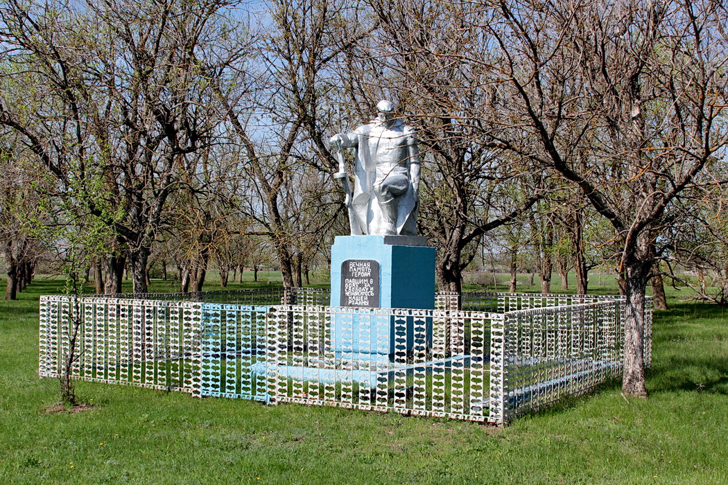 Село стахановка. Хутор Савоськин Зимовниковский район. Хутор Камышев Зимовниковский район. Хутор Новорубашкин Зимовниковский район Ростовская область. Хутор Николаевский Зимовниковский район.