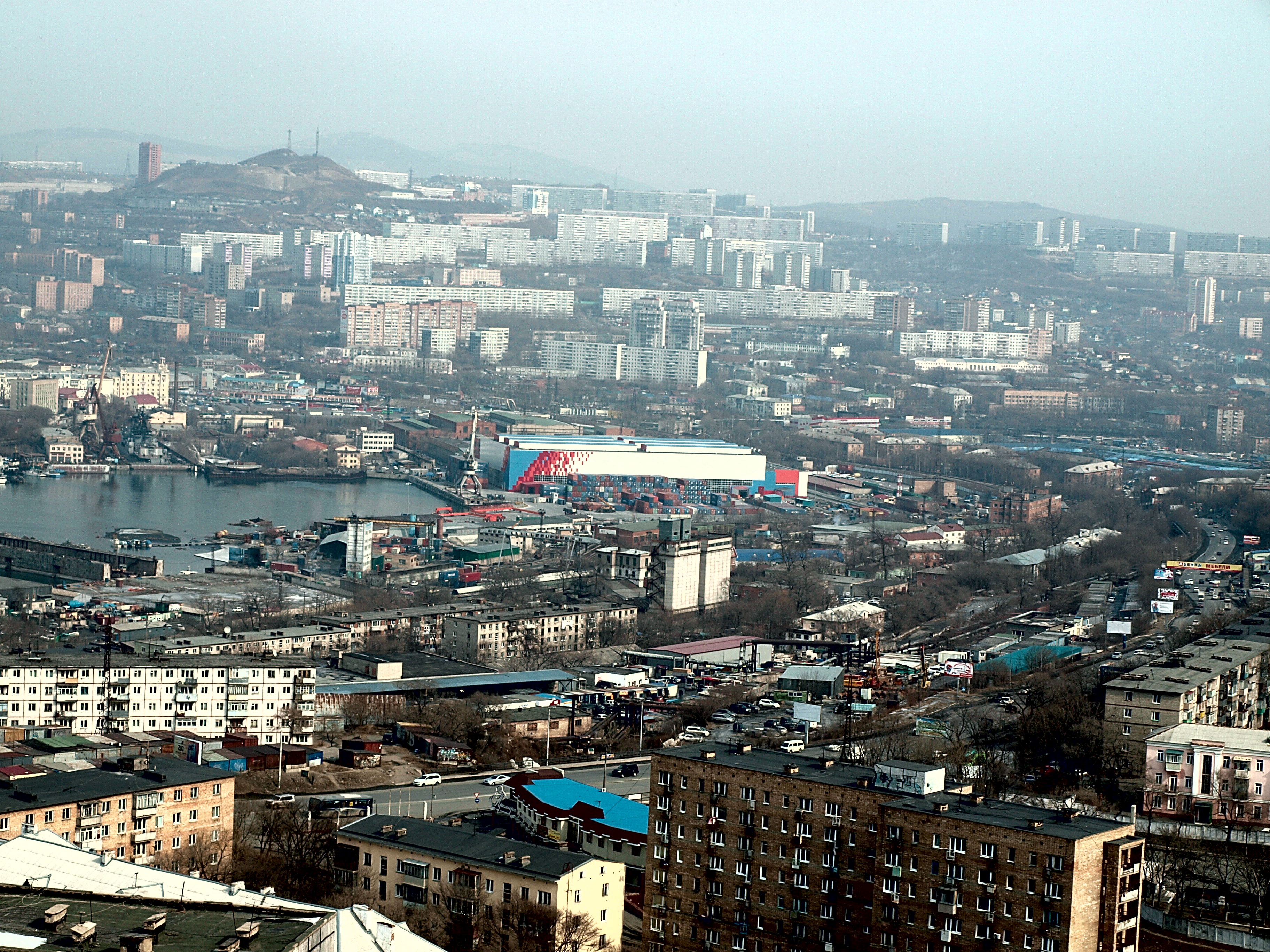 владивосток площадь луговая