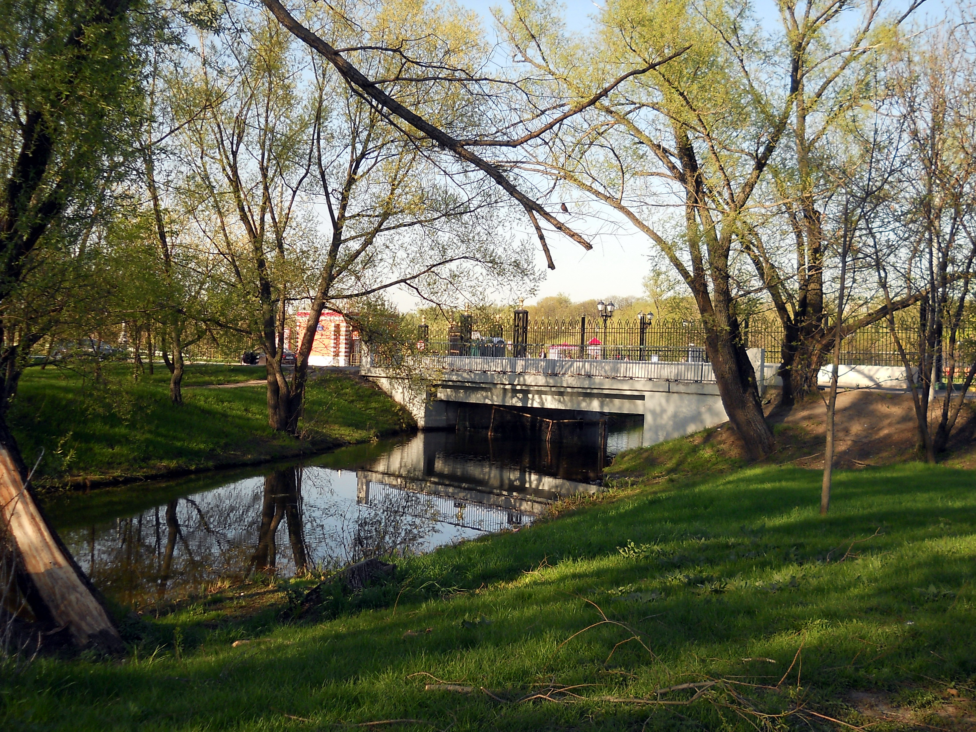 парк в пойме реки городни