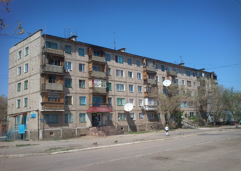 Новости жезказгана. Джезказган город. Жезказган ул Лазо. Жезказган ул Айбасова. Жезказган 5 микрорайон.
