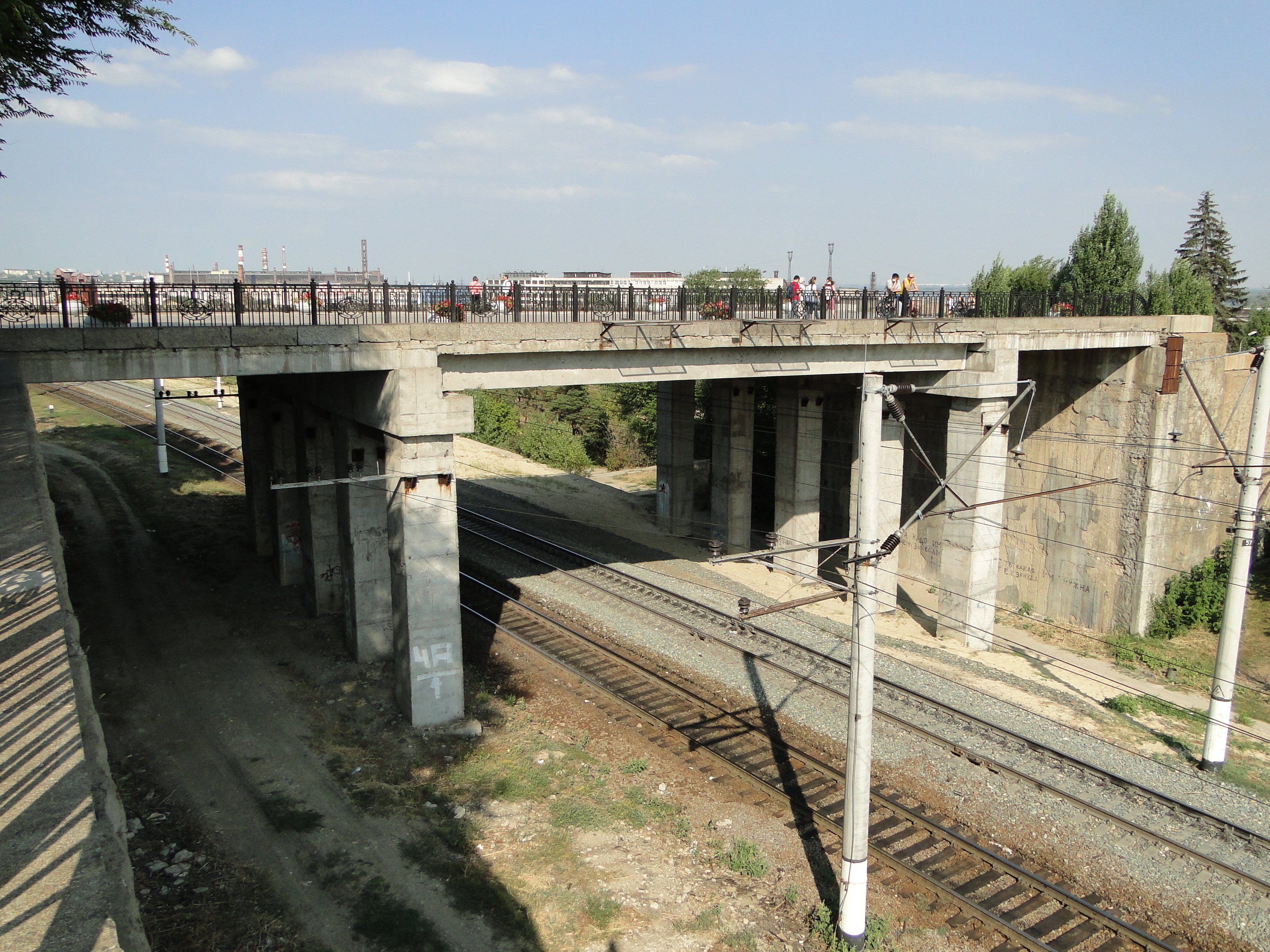 мост через железную дорогу в волгограде