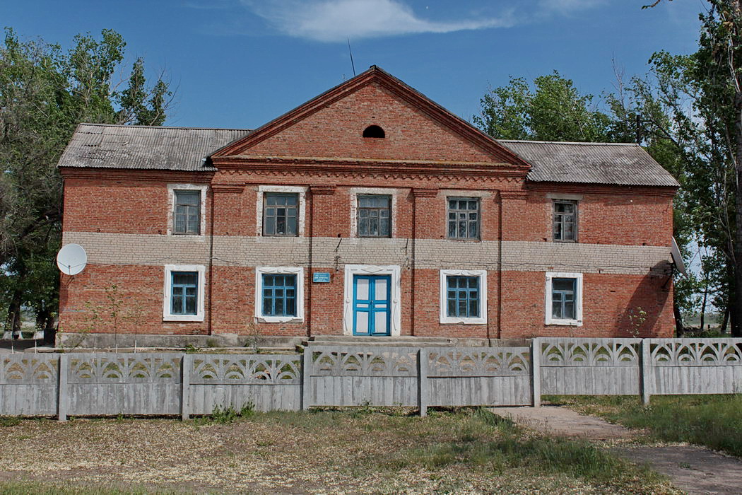 Погода в хуторе бураковском. Вишневка Кашарский район Ростовская область. Вишневка Ростовская область Кашарский район школа. Х Вишневка Кашарского района Ростовской области. Поселок Индустриальный Кашарский район Ростовская область.