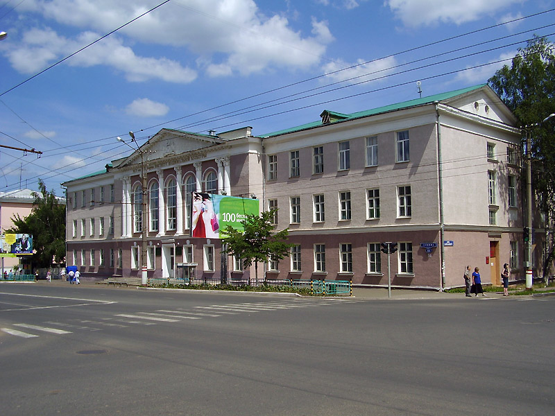 Адресу 3. Пр Ленина 15 Саранск. Третий корпус МГУ Огарева Саранск. Проспект Ленина 15 Саранск 3 корпус. МГУ проспект Ленина Саранск.