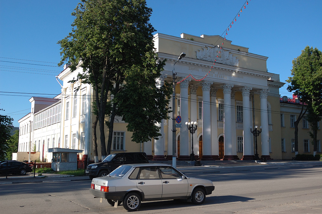 Тула ленина 18. ДК железнодорожников Тула. ДКЖ Тула. ДКЖ Тула адрес.