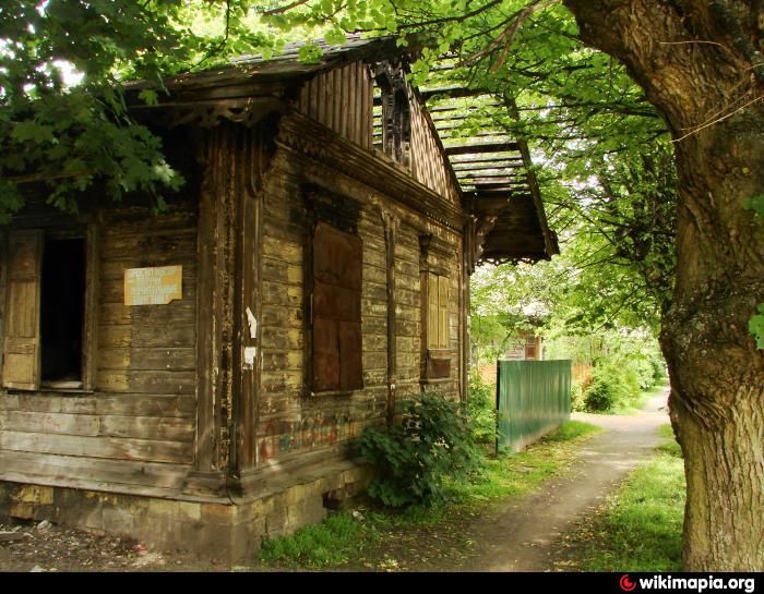 Егерская слобода гатчина. Егерская Слобода в Гатчине. Ансамбль егерской слободы Гатчина. Егерская Слобода в Гатчине сараи. Сильвия Егерский домик в парке Гатчина.