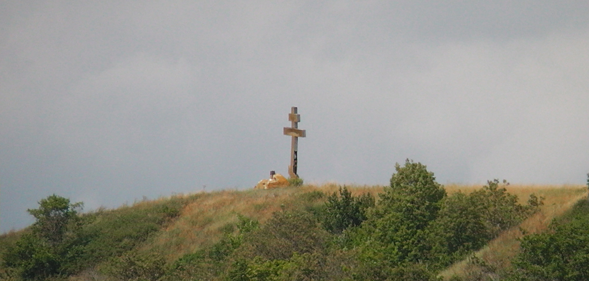 Вершина давыдово. Крест в Винновке Самарская область. Винновские горы. Винновка холм с крестом. Самара крест на горе.