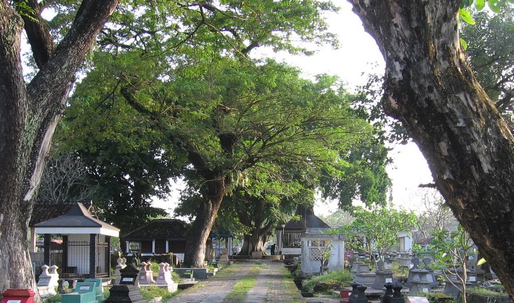 TPU Bonoloyo Surakarta Solo cemetery 