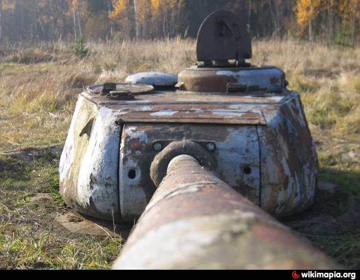 Без башни. Т34 85 выхлопные трубы. Танк т-34 без башни. Башня танка т 34 деревня Дубовик. Выхлоп т-34 85.