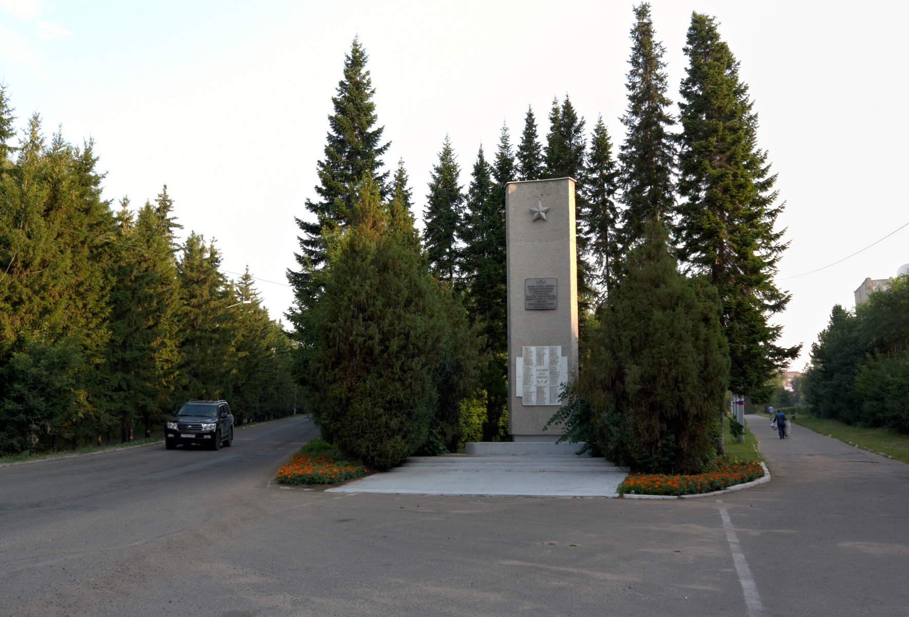 памятник в парке победы омск