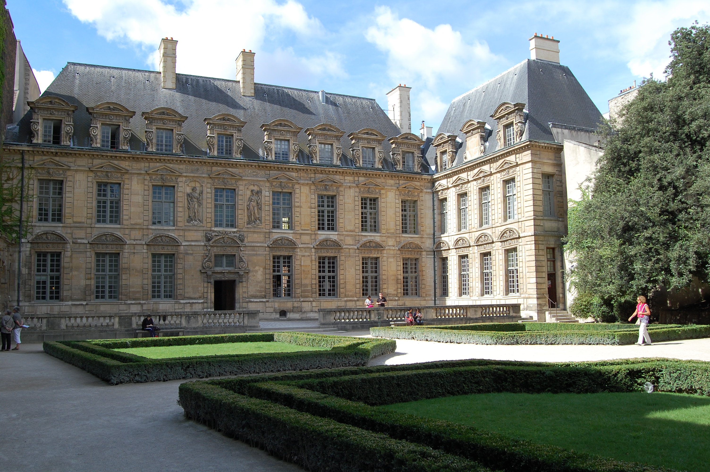 Hotel de Sully - Paris