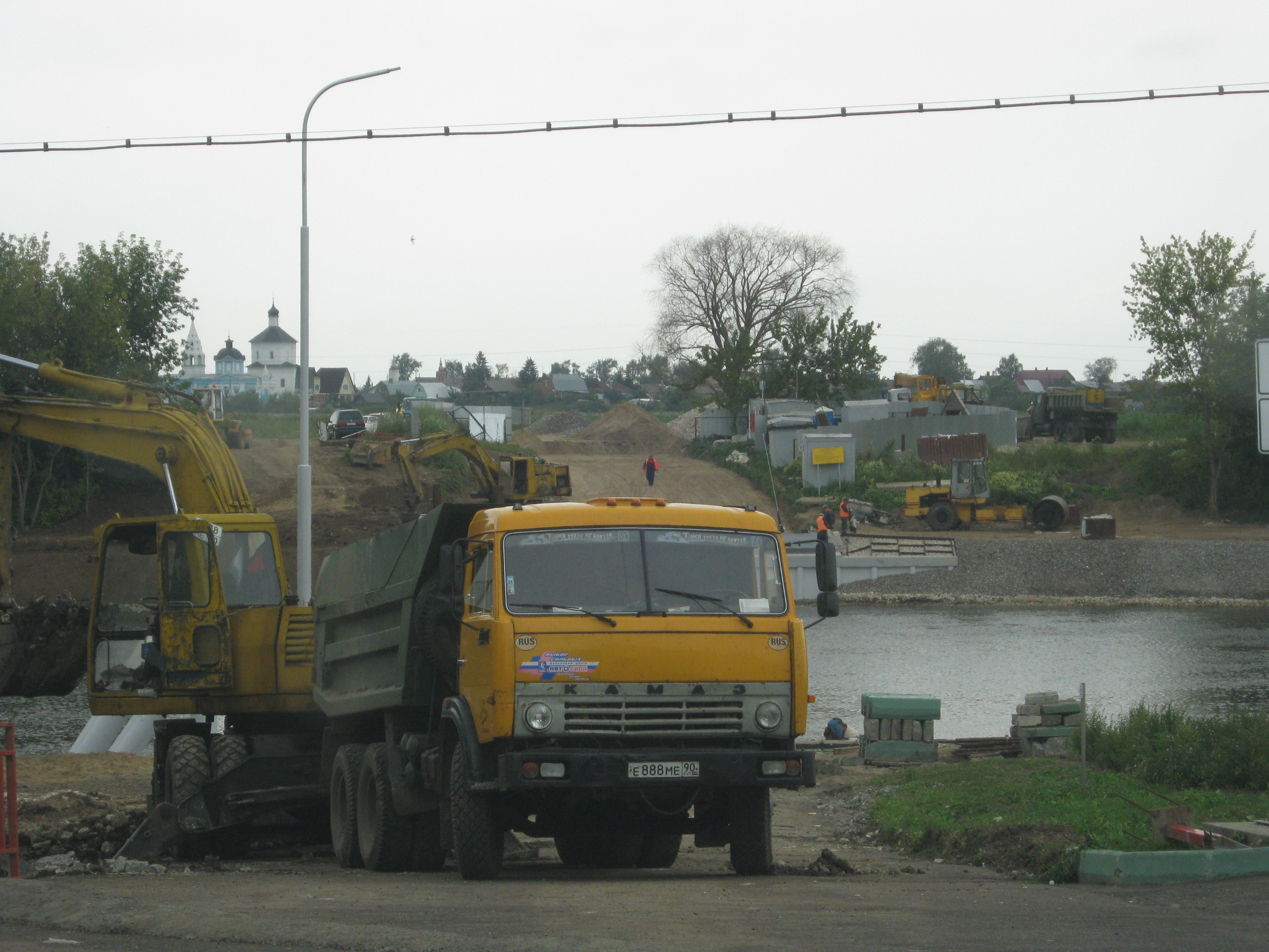 Pontoon draw bridge