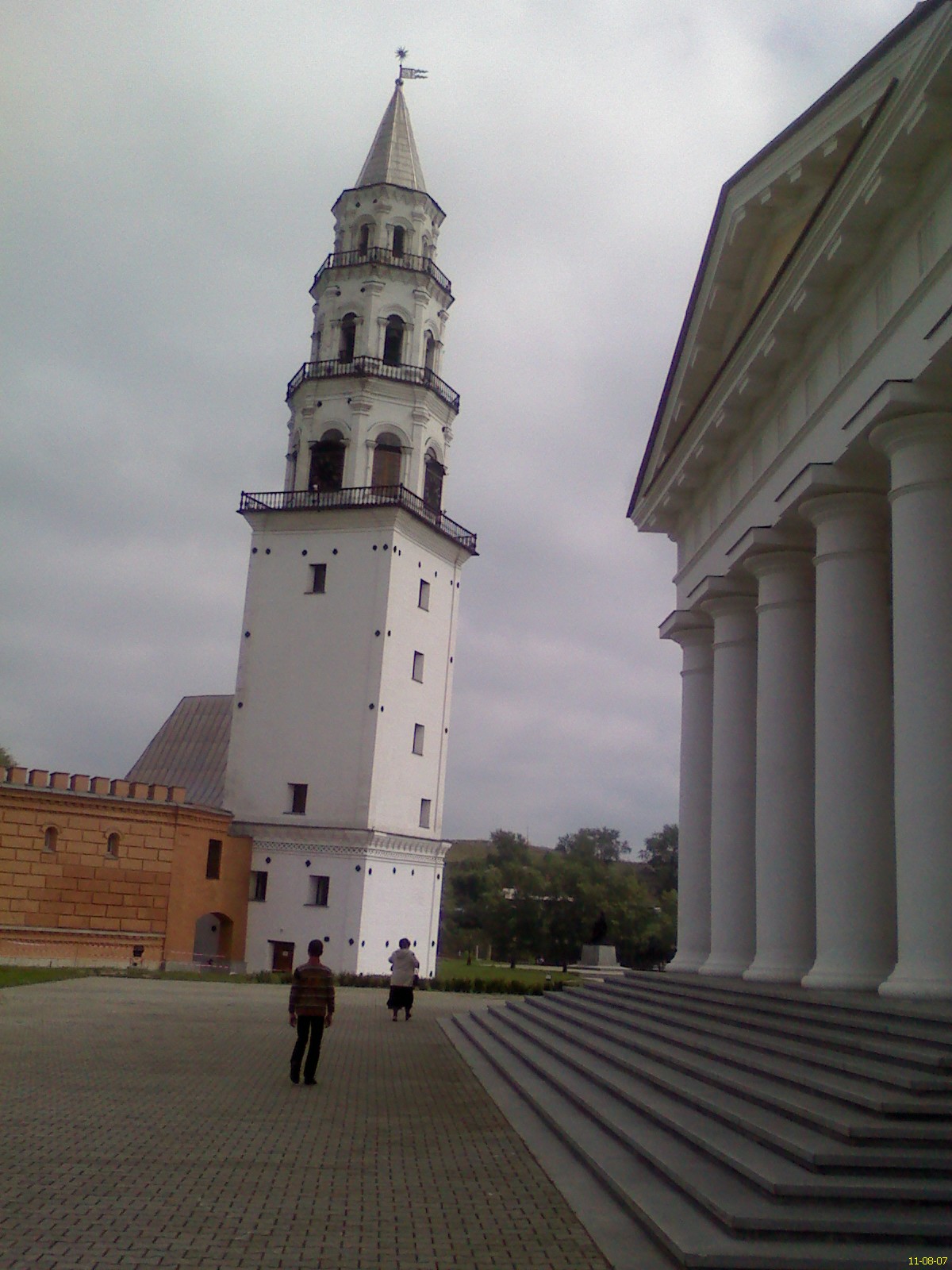 наклонная башня в невьянске