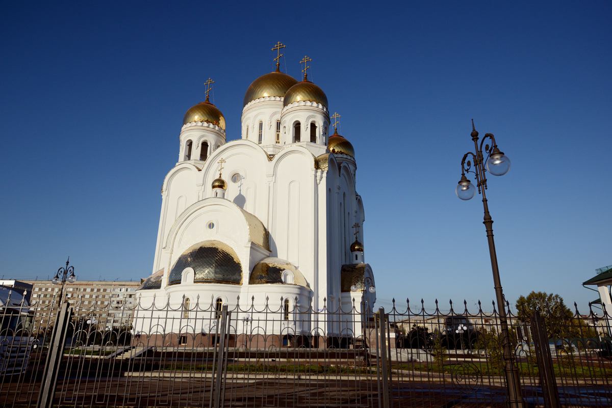 Храмы красноярска. Храм Рождества Христова Красноярск. Храма Рождества Христова г. Красноярска. Церковь на Павлова в Красноярске. Храм Рождества Христова Красноярск зима.