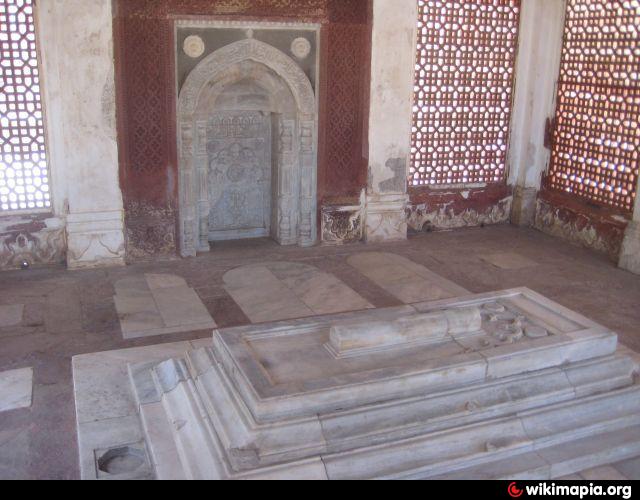 Imam Zamin's Tomb - Delhi