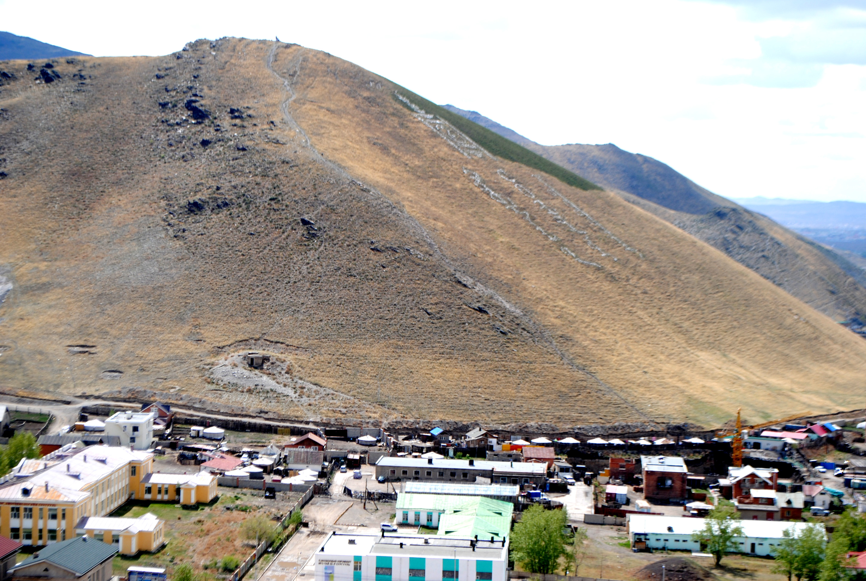 Symbol «Soyombo» - Ulaanbaatar (English) | interesting place, geoglyph