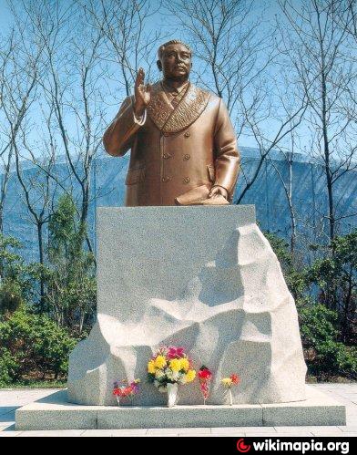 Zhou Enlai Monument - Hamhung