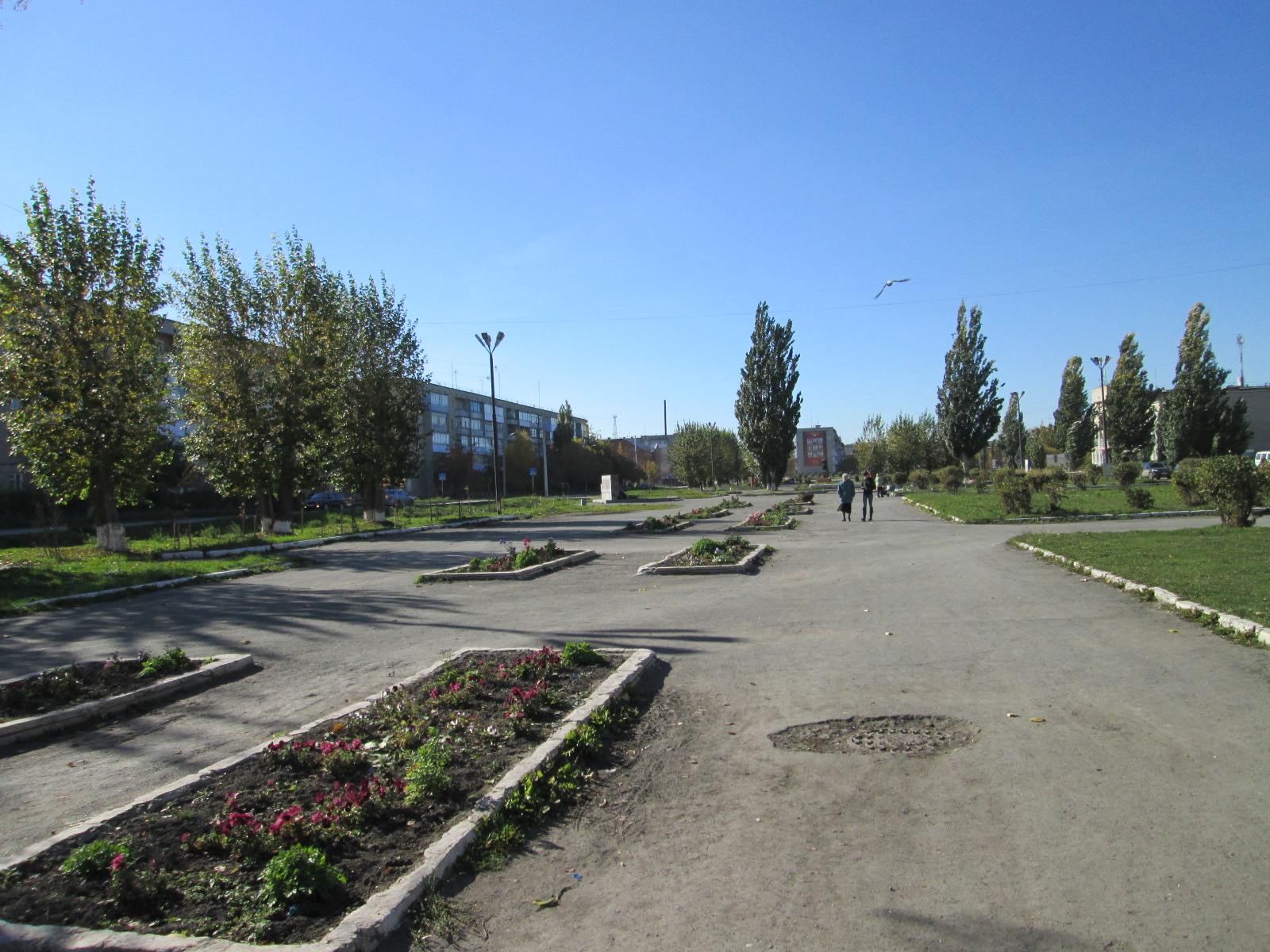 Аллея победы ирбит. Бульвар победы ирбит. Площадь жукова ирбит. Бульвар победы ирбит в 1930. Ирбит бульвар победы.