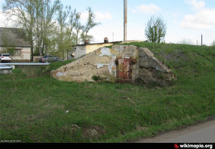 Сел углом. Подземные бункеры Ярцево. Бомбоубежище посёлок Володарского. Бомбоубежище Ярцево. Бомбоубежище поселок Каменецкий Тульская область.