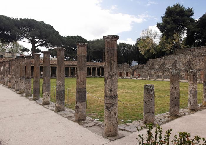 Quadriporticus of the Theatres