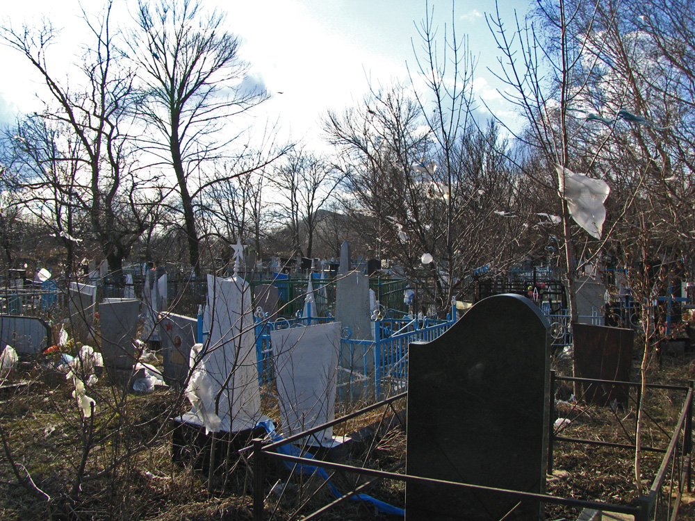 Гибель в трудовском. Щегловское кладбище Донецк. Кладбище в Донецке 29. Новоивановское кладбище Донецк. Донецкое море кладбище кладбище.
