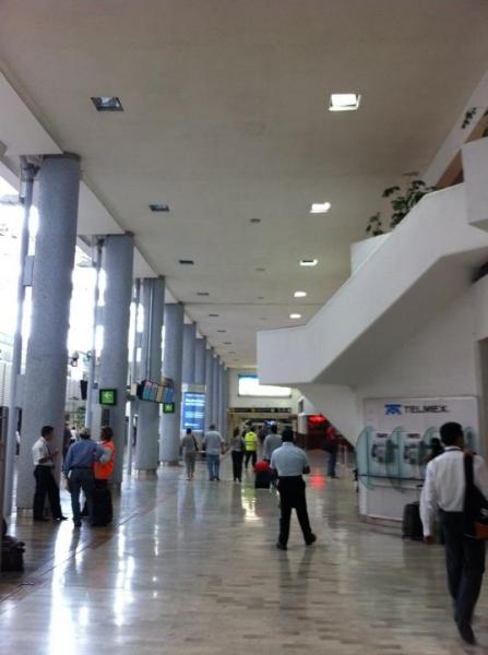 mexico city international airport terminal 2 to terminal 1