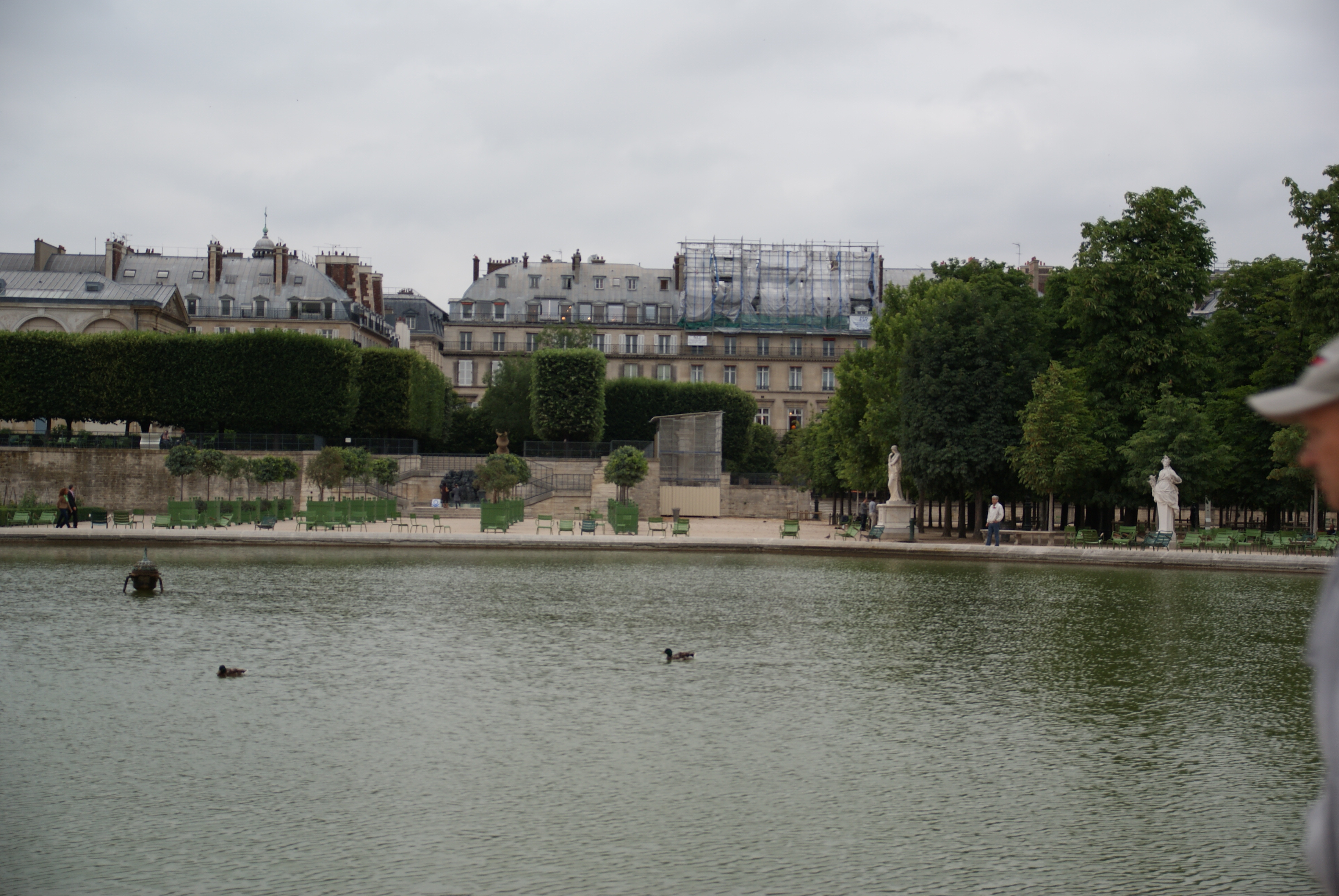 Octagonal pool - Paris