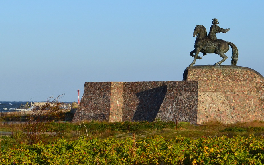 Памятник елизавете петровне в петербурге фото