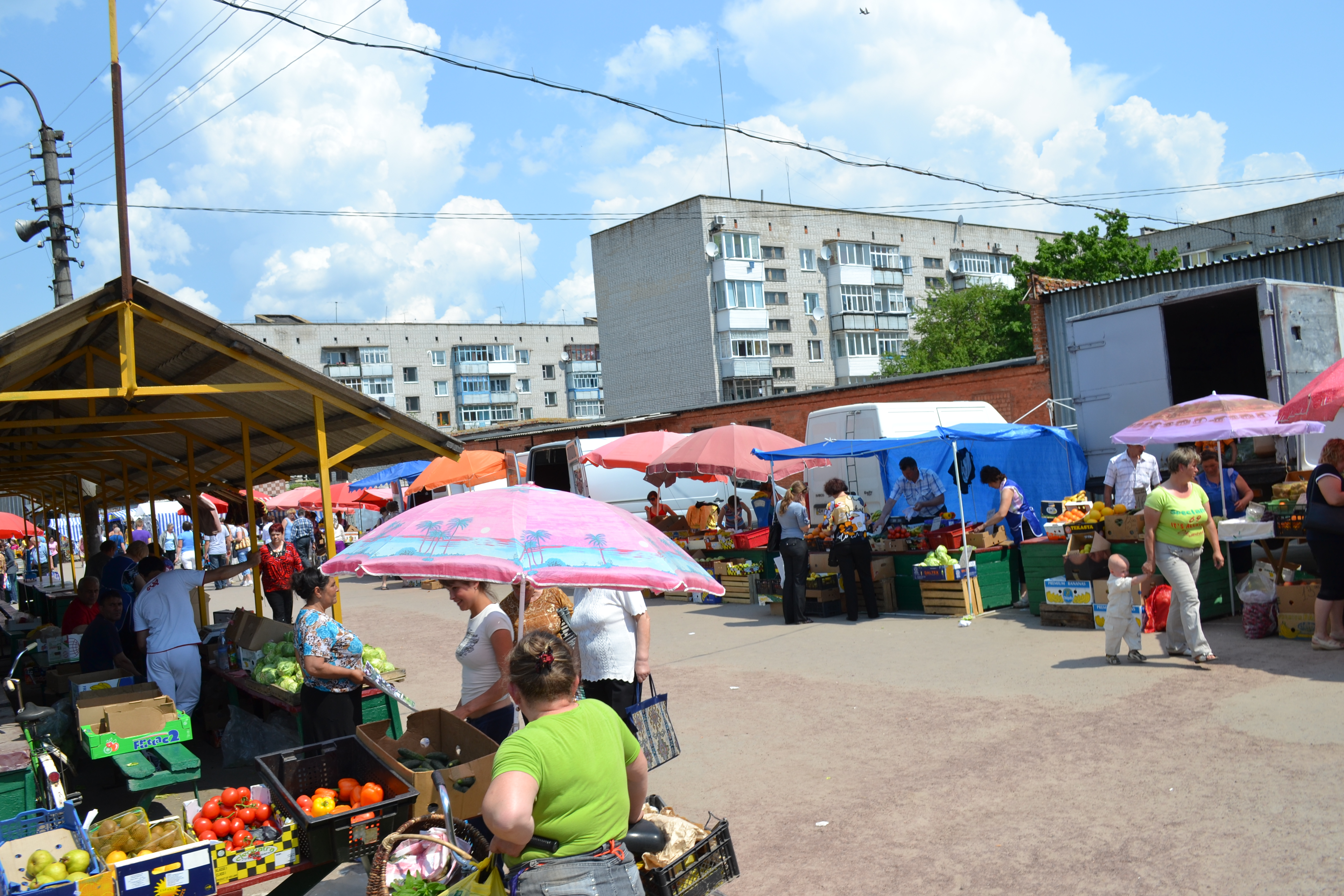 Украинский рынок. Кооперативный рынок. Рынок Украина. Базар (Житомирская область). Старый рынок Брянка.