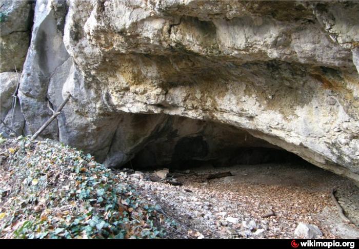 1 грот 2. Бурабай пещера Кенесары. Кенесары Хан пещера. Пещера Кенесары в Боровом. Пещеры в Боровом.