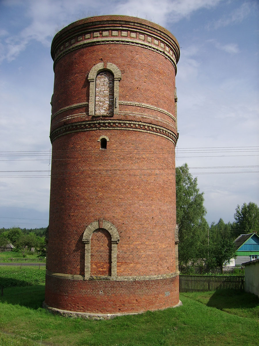 Старинные водонапорные башни фото