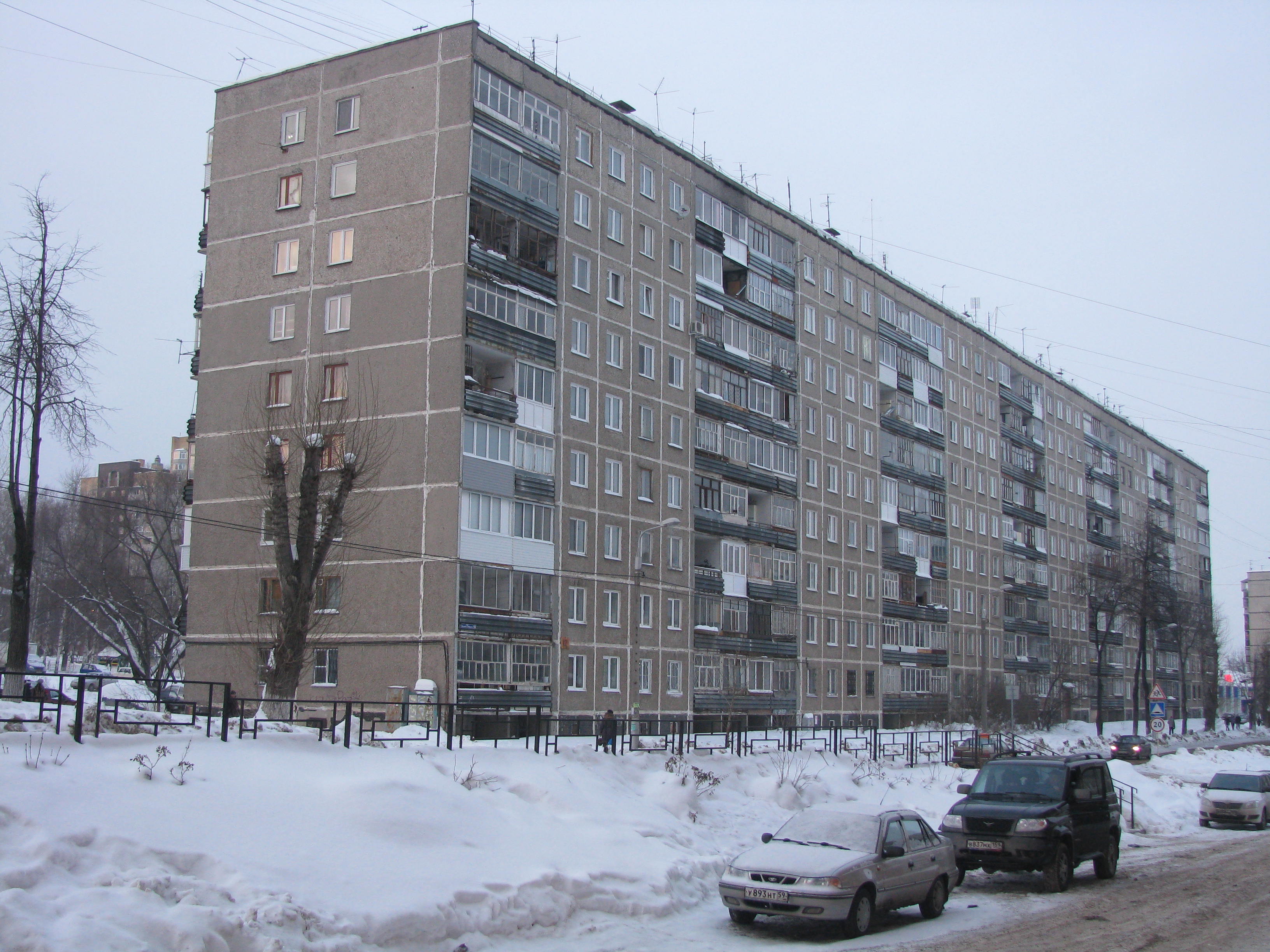 Г 12 фото. Пермь, улица Маршала Толбухина, 2/2. Маршала Толбухина 12 Пермь. Маршала Толбухина 16 Пермь. Пермь улица Маршала Толбухина дом 18.