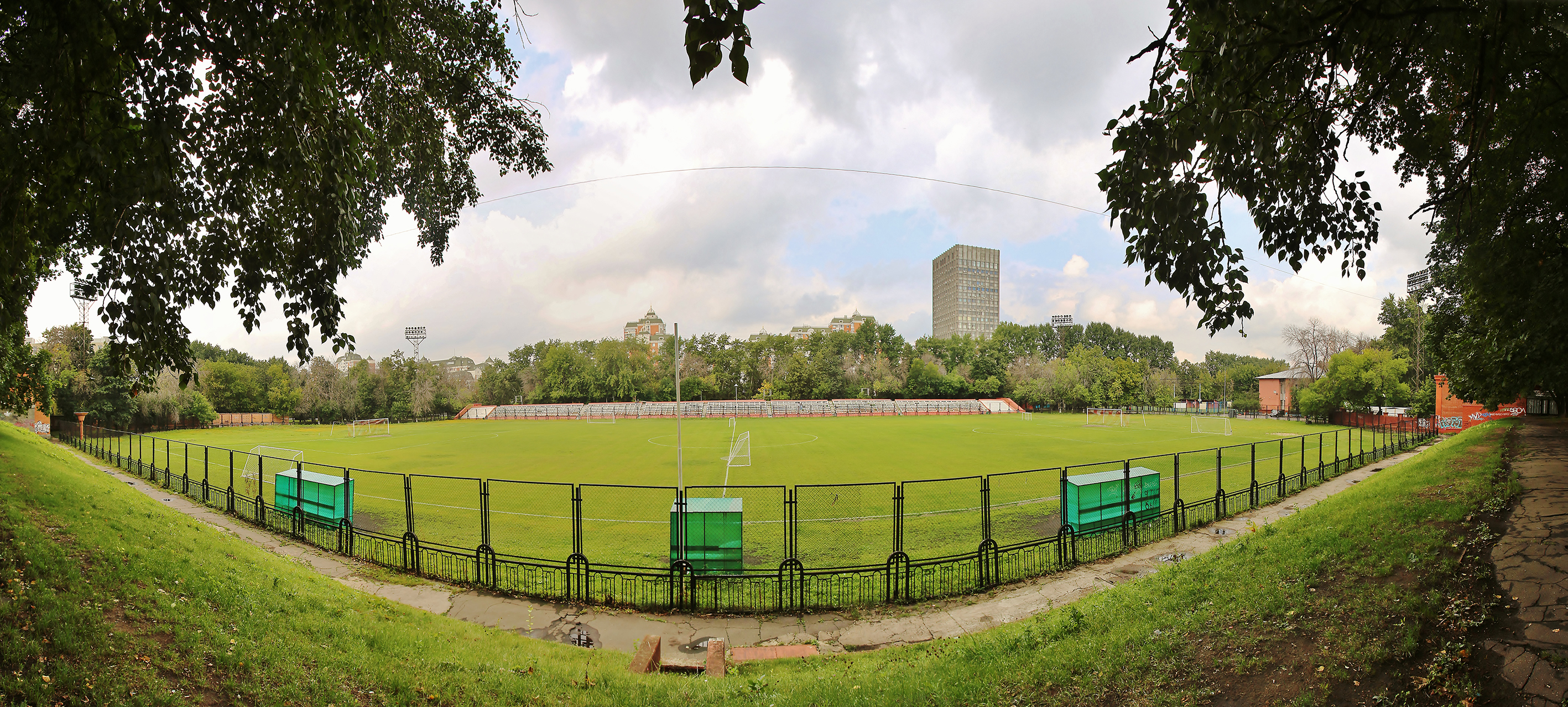 стадион металлург в москве