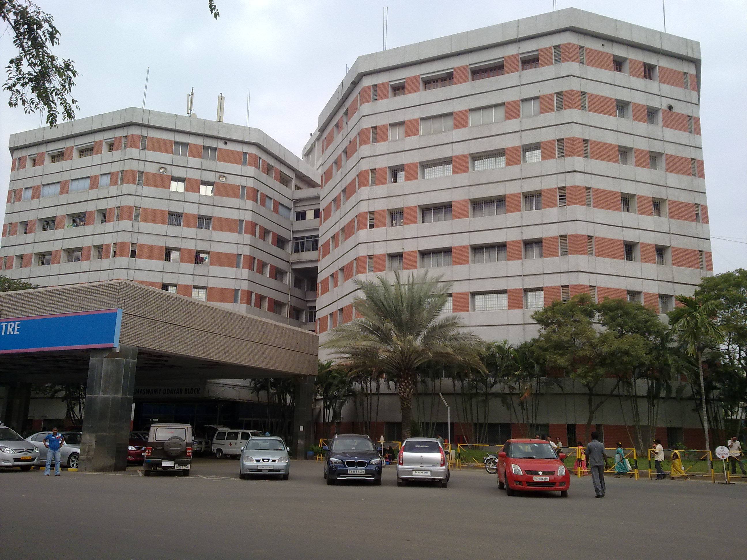 Лучший госпиталь в галактике. Индия больница здание.
