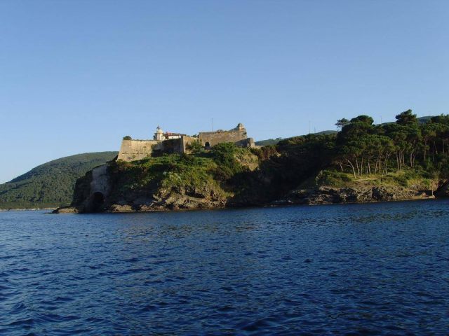 Forte Focardo Capoliveri (Deutsch)