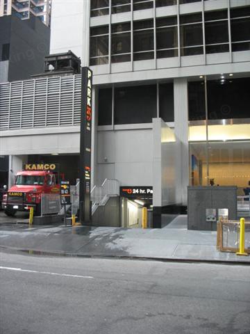 Icon Parking Systems : 1330 Sixth Parking LLC