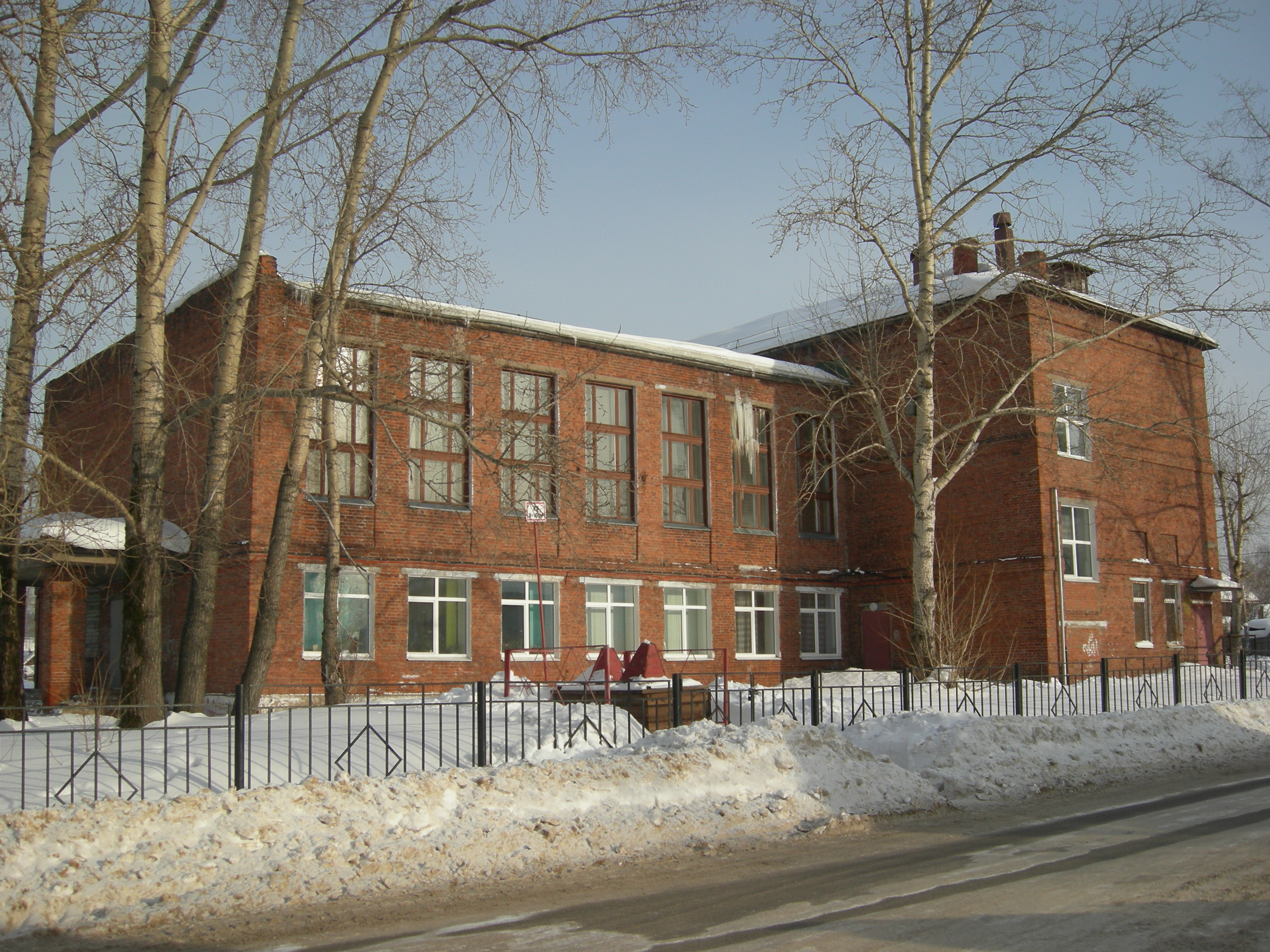 Школа 10 в руб. Школа 10 Соликамск. Школа 16 Соликамск. Школа 13 Соликамск. Школа 17 в в городе Соликамске.