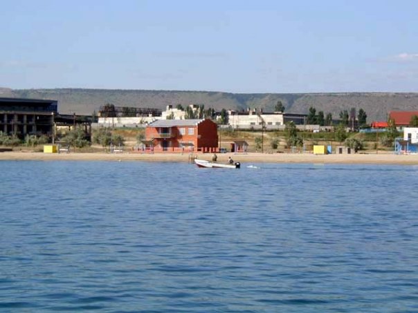 Избербаш рыбное. Гостевой дом серир избербаш. Избербаш лагуна. Избербаш рыбное. Избербаш рыбацкий посёлок.