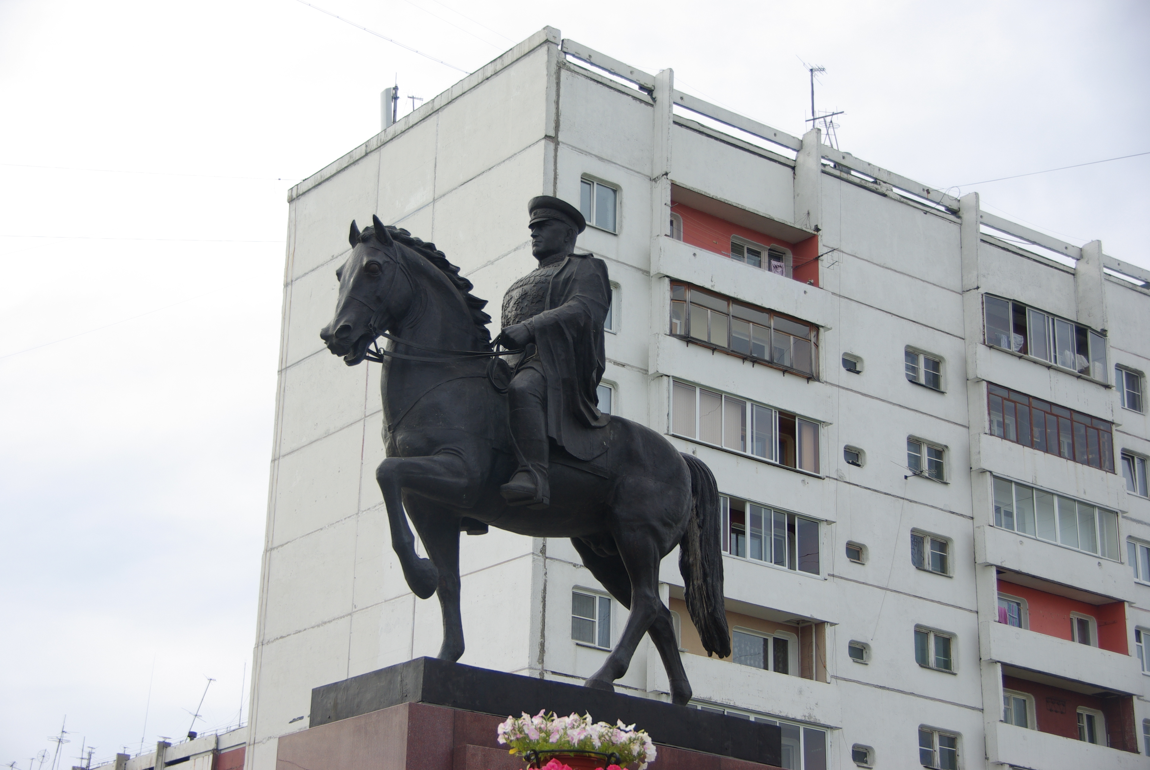 жуковых иркутск. памятник маршалу жукову иркутск. жукова иркутск. памятник жукову в иркутске. памятник маршалу жукову иркутск рассказ.