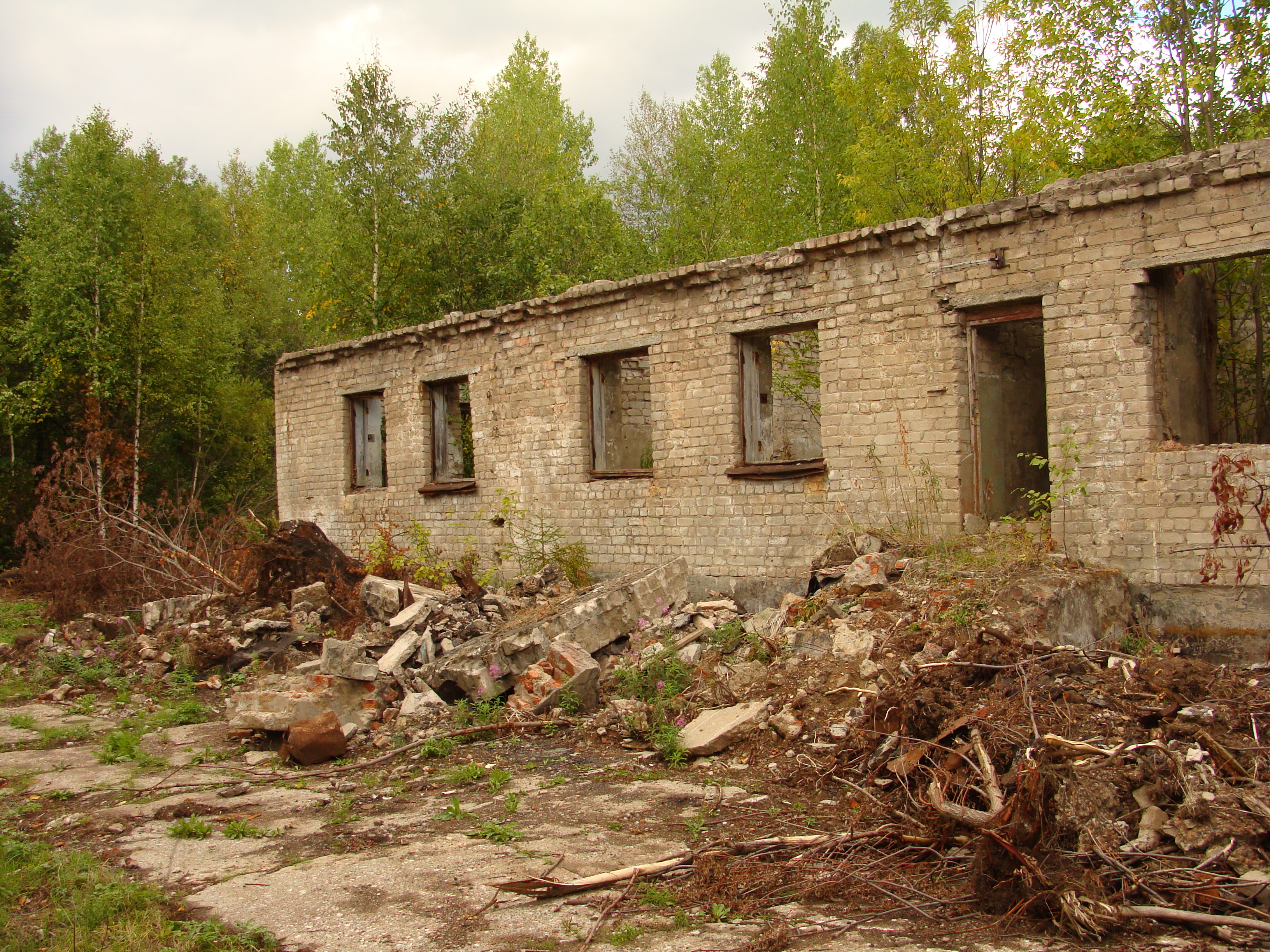 Караульное помещение. Здание караульного помещения. Караульный городок. Надвратное Караульное помещение.