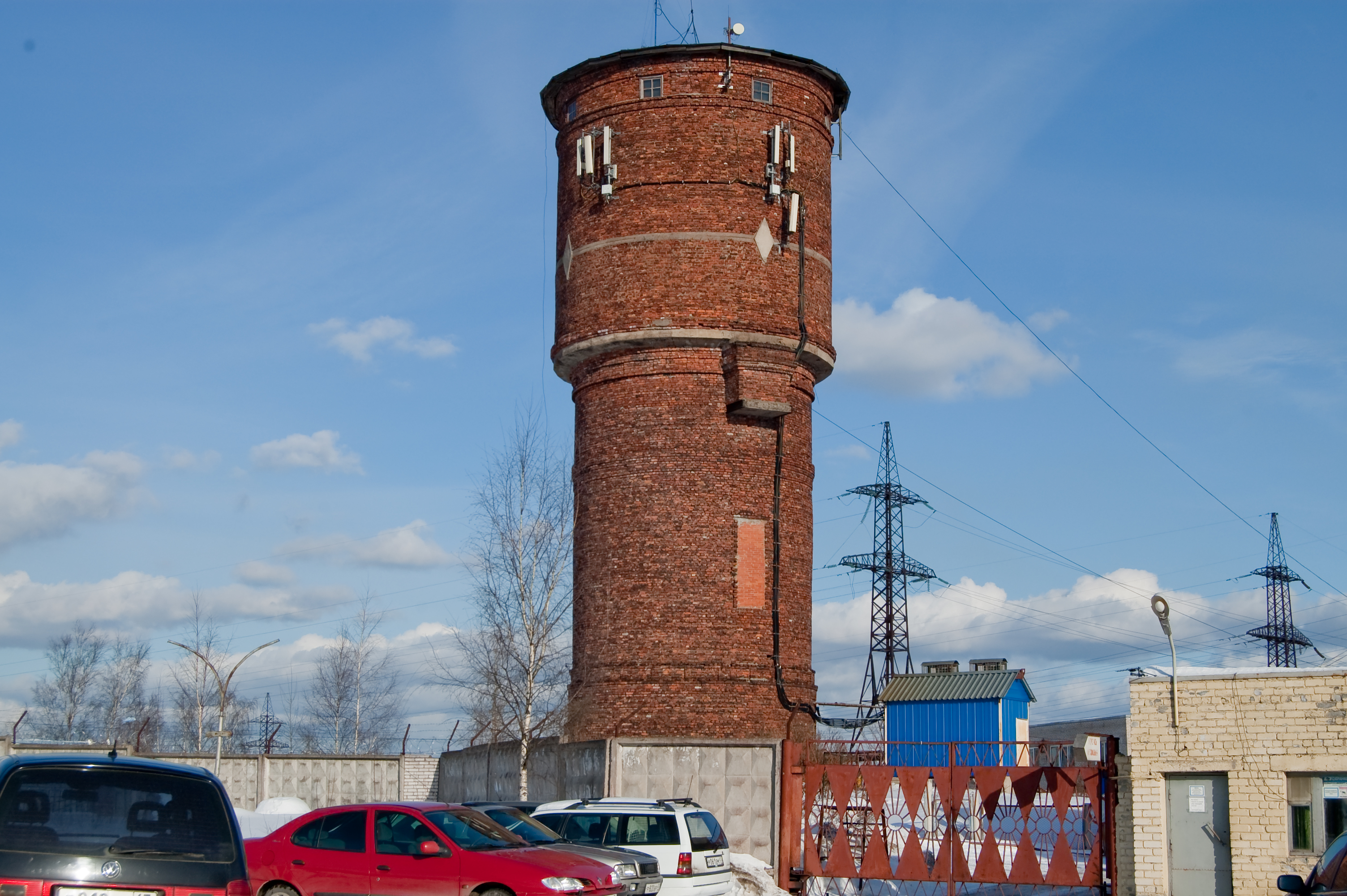 Водонапорная башня выборг. Водонапорная башня Иркутск. Выборг водонапорная башня на батарейной. Водонапорная башня Белорецк.