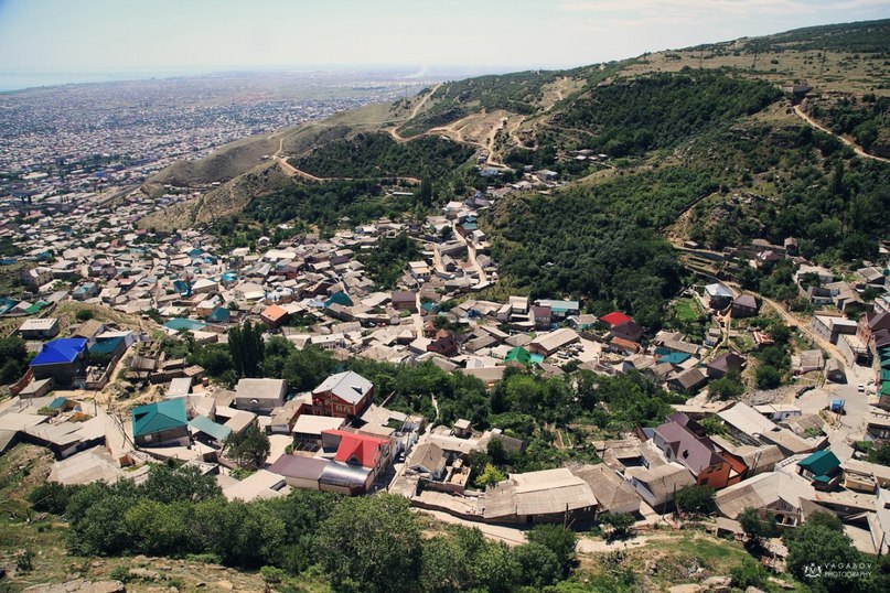 Картинки тарки. Тарки Тау Махачкала. Поселок Тарки Махачкала. Гора Тарки Тау. Аул Тарки Дагестан.