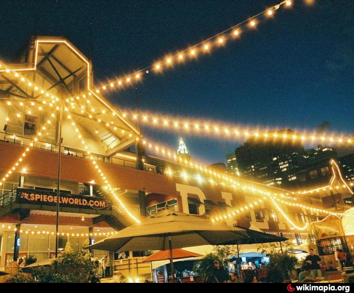 Pier 17 Shopping Mall & Restaurant Arcade New York City, New York