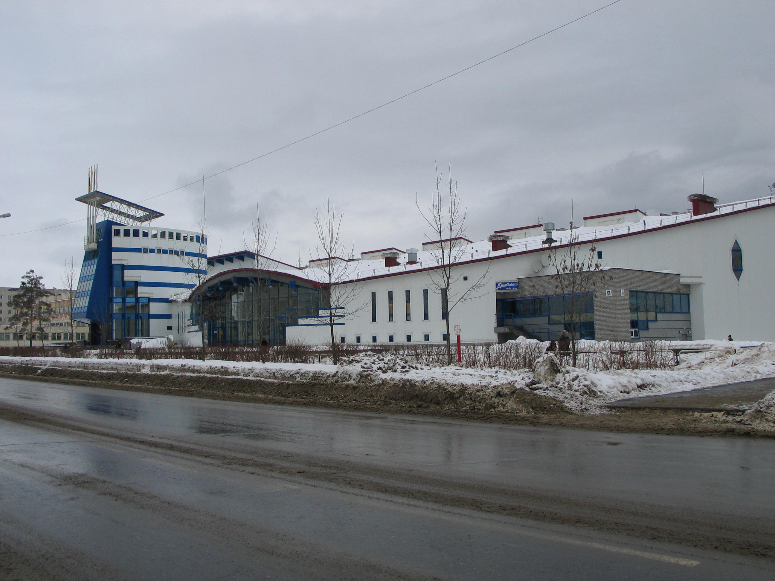 город саров ледовый дворец. город саров ледовый дворец. город саров ледовый дворец. город саров нижегородской области ледовый дворец. ледовый дворец саров массовое катание.