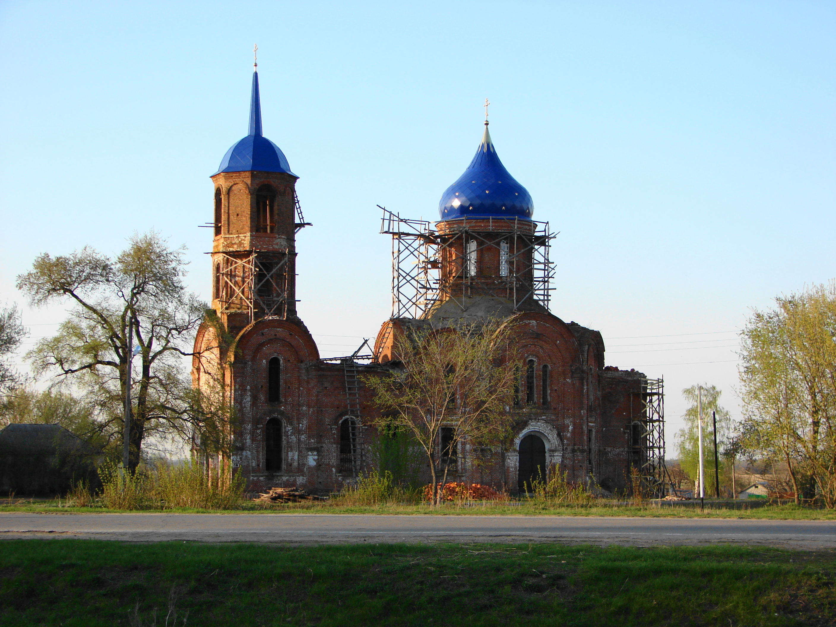 Храм архангела михаила лозовка. Село ворон-Лозовка Липецкой области храм Архангела Михаила. Церковь в ворон Лозовка Липецкой области. Село Отскочное храм Михаила Архангела. Храм Архангела Михаила Челябинск.