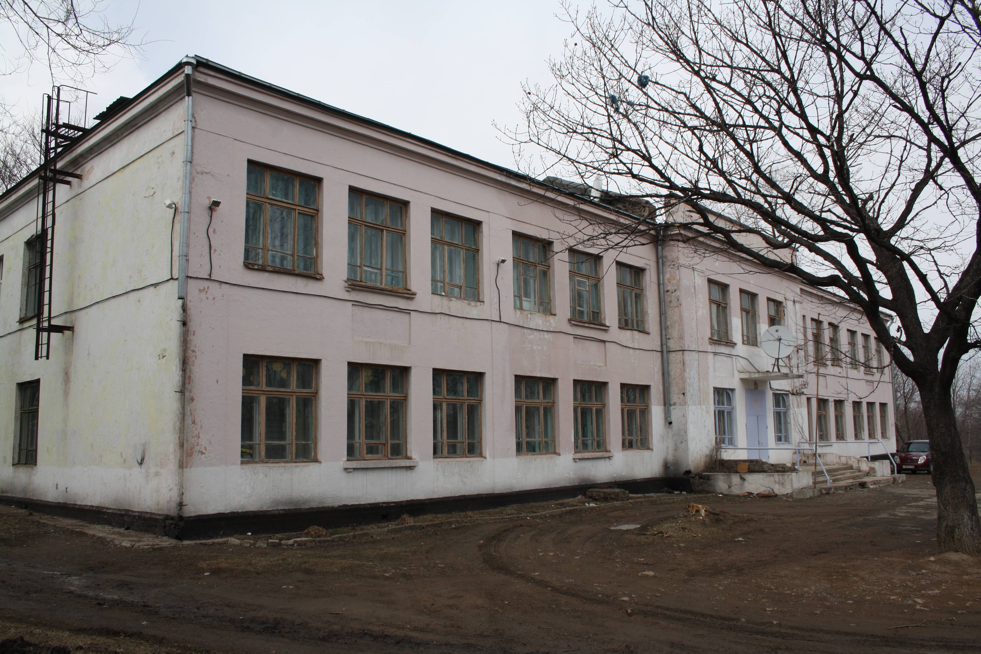 Школа 15 метров. Школа 15 Владивосток. Школа 15 остров русский. Школа 15 Владивосток о русский. Школа 20 Владивосток.