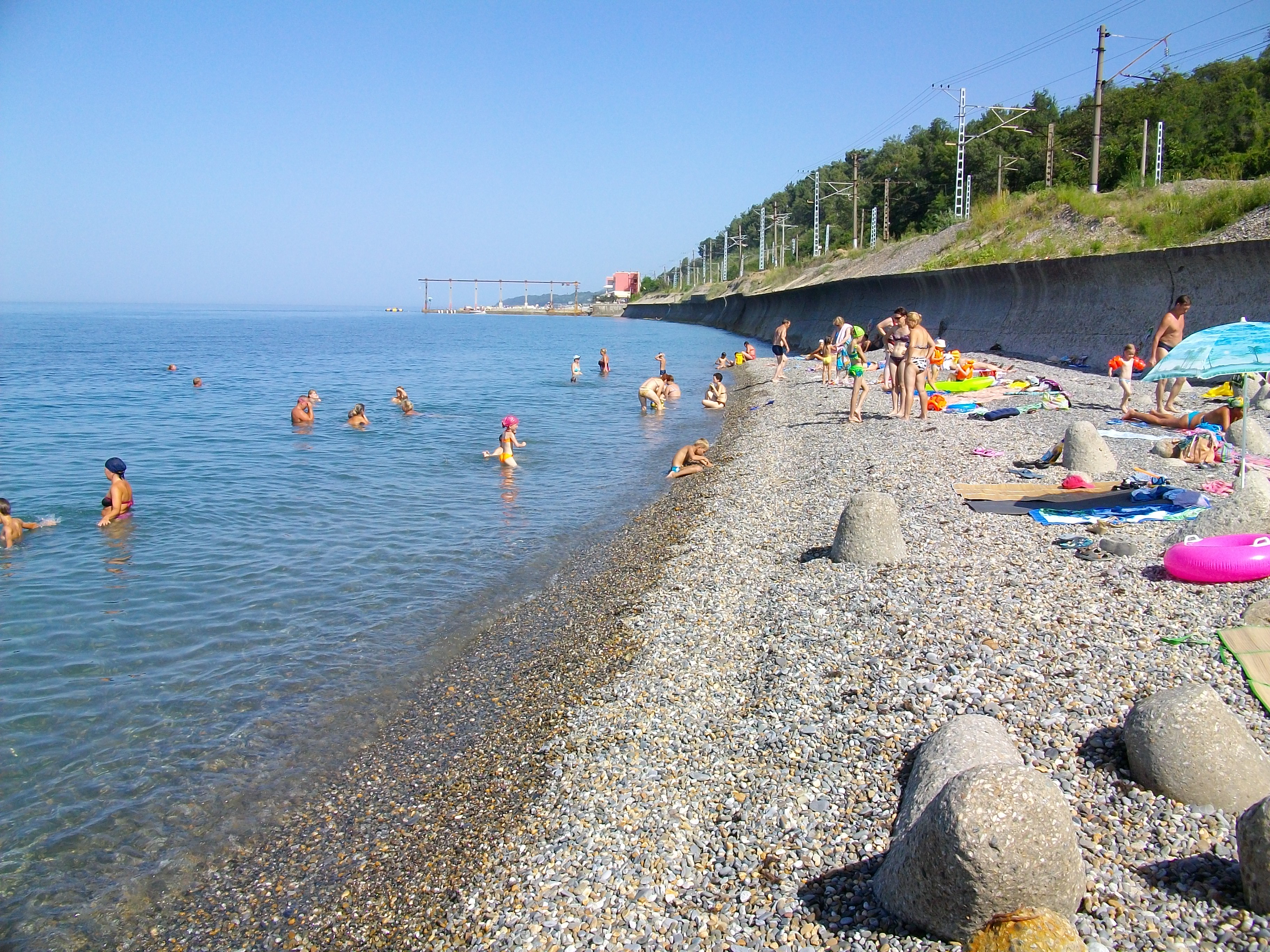 Вардане краснодарский край отзывы. Пляж поселка Вардане. Лоо поселок Вардане. Сочи Вардане пляж. Дикий пляж Вардане.